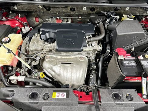 Used 2018 Toyota RAV4 XLE image 19