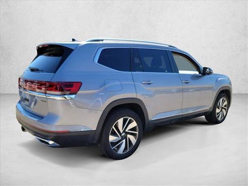 Used 2024 Volkswagen Atlas SEL AWD/4WD image 5