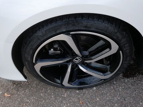 Used 2019 Honda Accord Sport image 14