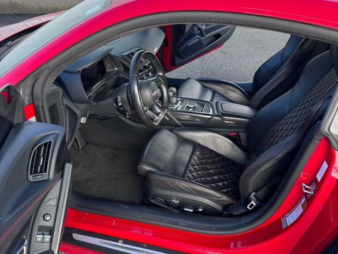 Used 2017 Audi R8 V10 w/ Carbon Exterior Package image 6