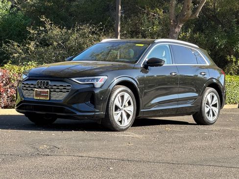Used 2024 Audi Q8 e-tron Premium Plus w/ Premium Plus Package AWD/4WD image 11