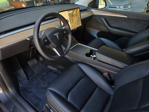 Used 2023 Tesla Model Y Long Range AWD/4WD image 10