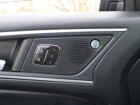 Used 2023 Ford Edge ST image 37