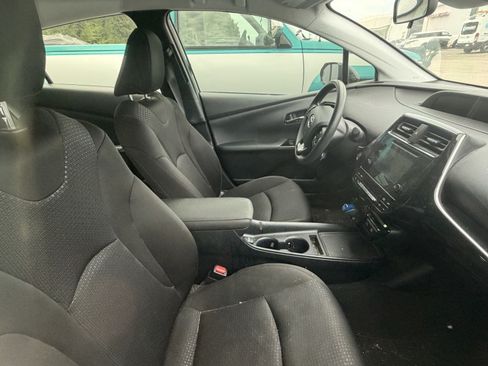 Used 2019 Toyota Prius LE FWD image 12