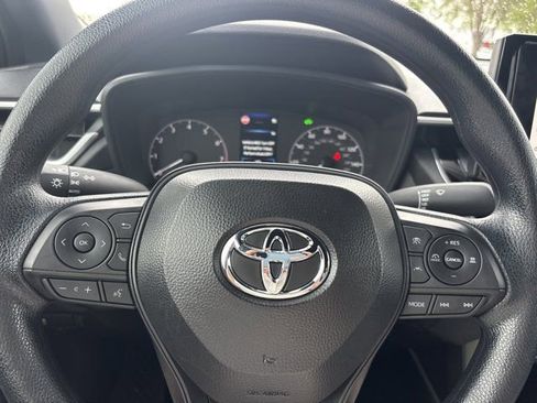 Used 2025 Toyota Corolla Cross AWD Hybrid image 23