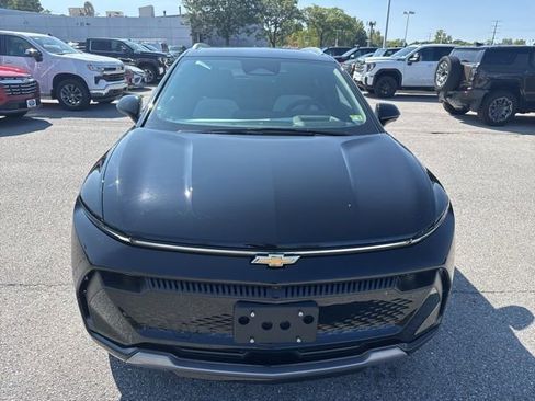 New 2025 Chevrolet Equinox EV LT w/ Convenience Package II image 2