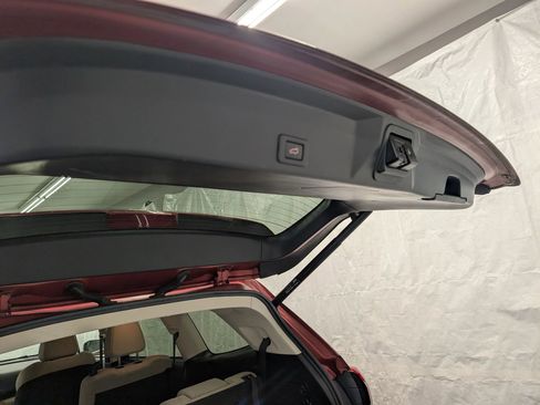 Used 2019 Subaru Ascent Premium image 32