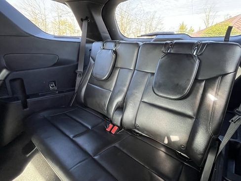 Used 2020 Ford Explorer XLT w/ Equipment Group 202A image 22