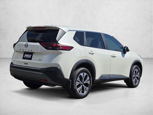 Used 2023 Nissan Rogue SV image 5