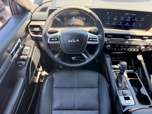 Used 2024 Kia Telluride EX w/ EX Captain's Chair Package FWD image 20