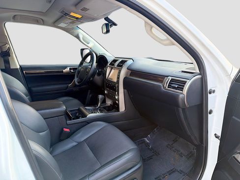 Used 2017 Lexus GX 460 image 13