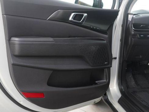 Used 2025 Kia Carnival SX Prestige image 22