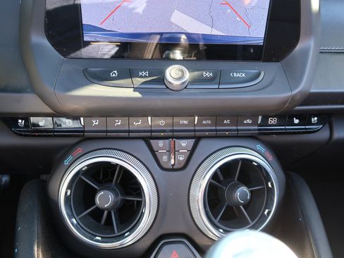 Used 2019 Chevrolet Camaro SS image 28