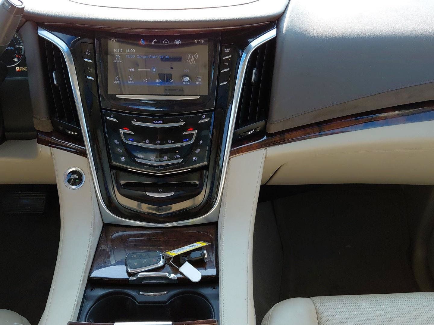 Used 2015 Cadillac Escalade Luxury AWD/4WD image 41
