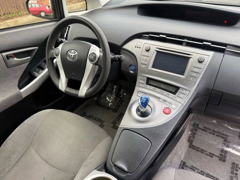 Used 2013 Toyota Prius Two image 16