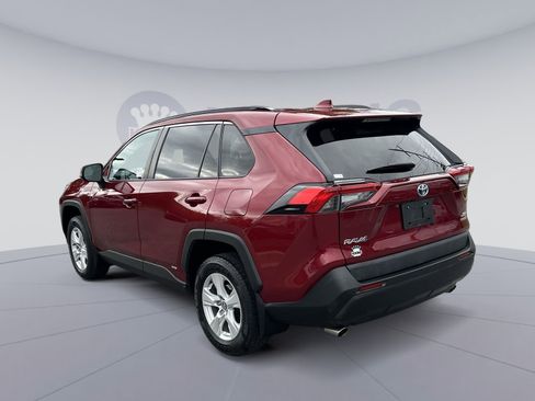 Used 2020 Toyota RAV4 XLE w/ Carpet Mat Package AWD/4WD image 4