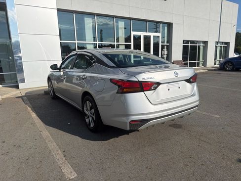 Used 2022 Nissan Altima 2.5 S FWD image 5