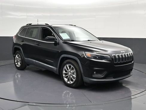 Used 2019 Jeep Cherokee Latitude Plus FWD image 5