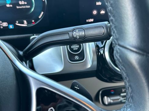 Used 2023 Mercedes-Benz GLB 250 4MATIC w/ Premium Package image 53