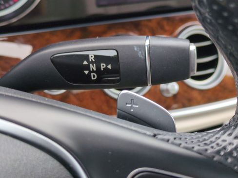Used 2017 Mercedes-Benz E 300 4MATIC image 27
