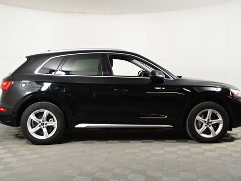 Used 2023 Audi Q5 2.0T Premium w/ Convenience Package image 7