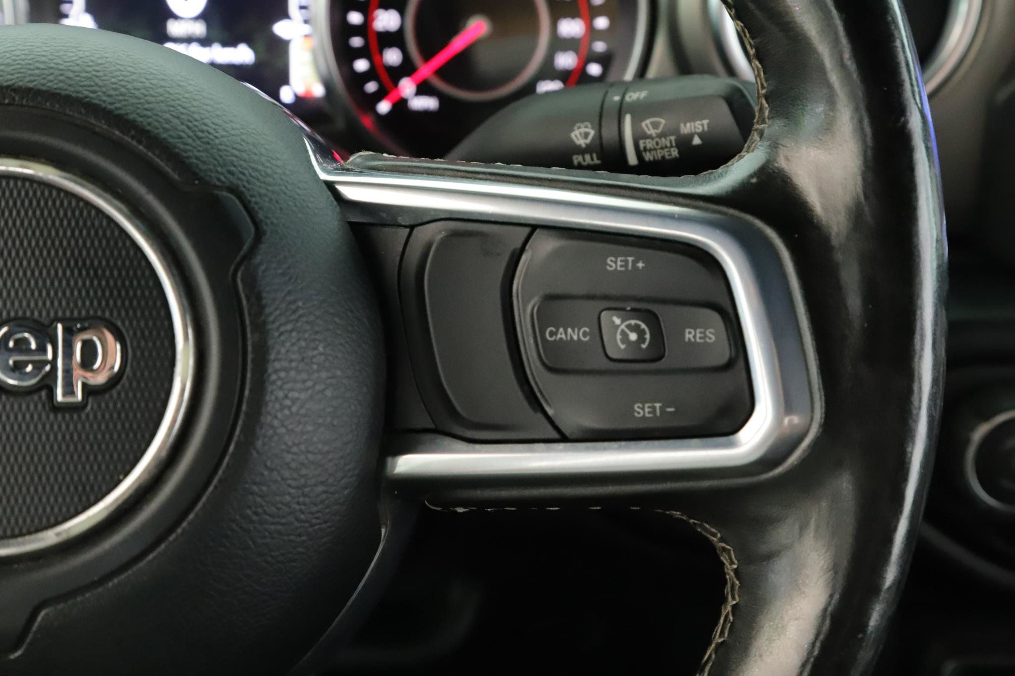 Used 2020 Jeep Gladiator Rubicon w/ Dual Top Group AWD/4WD image 9