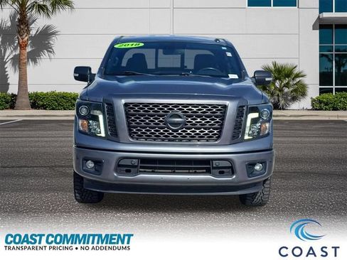 Used 2018 Nissan Titan SV w/ SV Convenience Package RWD image 2