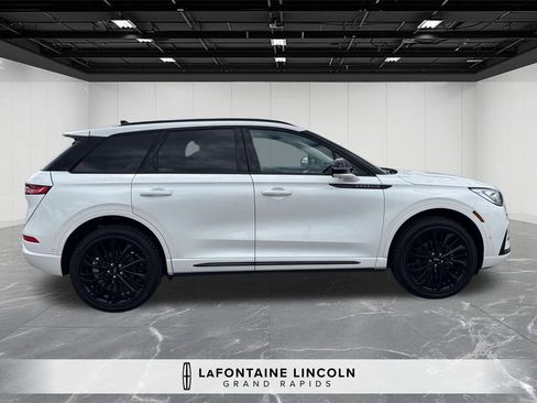 Used 2023 Lincoln Corsair Reserve w/ Equipment Group 202A AWD/4WD image 6
