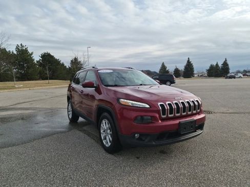 Used 2016 Jeep Cherokee Latitude w/ Comfort & Convenience Group image 3