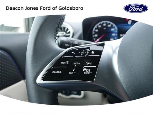 Used 2025 Mercedes-Benz GLA 250 image 21