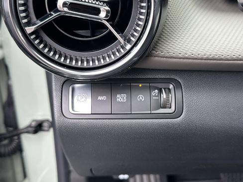 New 2026 Chevrolet Equinox LT w/ Convenience Package II image 16