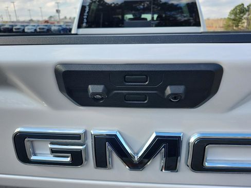 Certified 2024 GMC Sierra 2500 Denali Ultimate image 13