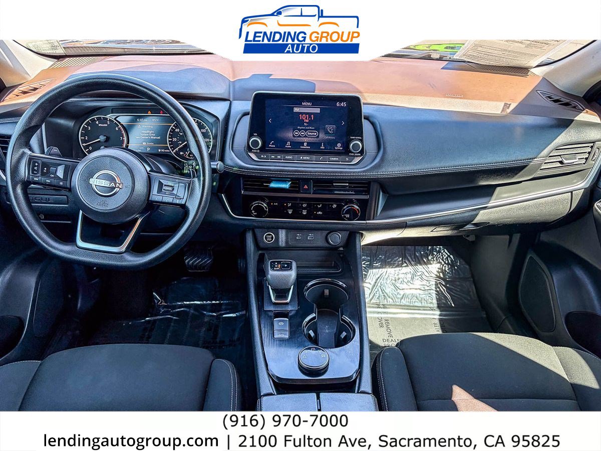 Used 2023 Nissan Rogue S AWD/4WD image 11