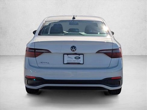 Used 2022 Volkswagen Jetta S image 7
