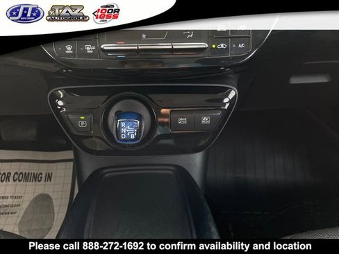 Used 2019 Toyota Prius L Eco FWD image 12