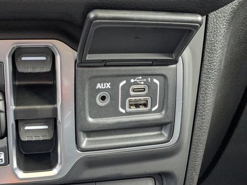 Used 2025 Jeep Wrangler Unlimited Sport AWD/4WD image 24