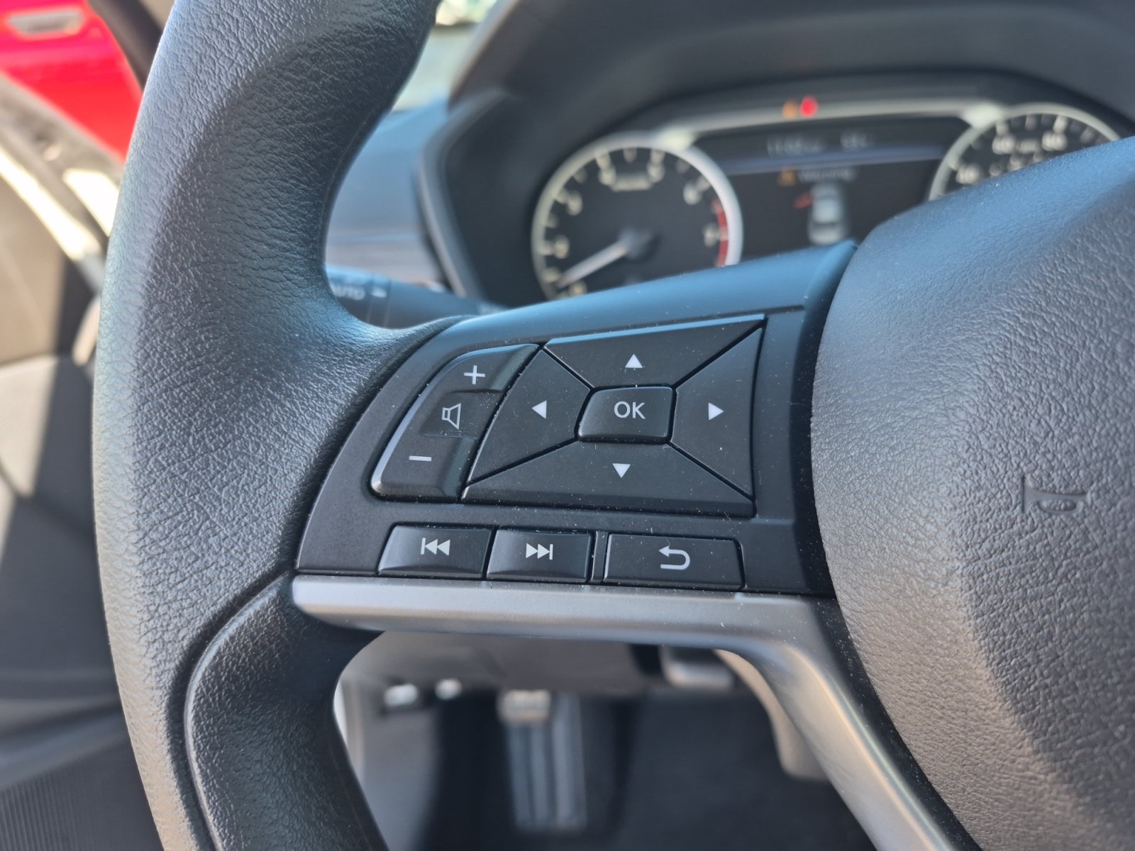 Used 2025 Nissan Altima 2.5 SV FWD image 26