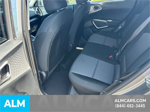 Used 2025 Kia Soul LX w/ LX Technology Package FWD image 12