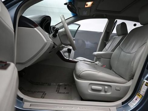 Used 2011 Toyota Avalon FWD image 16