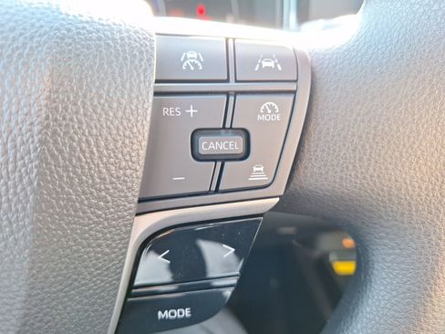 Used 2025 Toyota Camry LE image 21