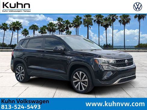 Used 2024 Volkswagen Taos SE FWD image 1