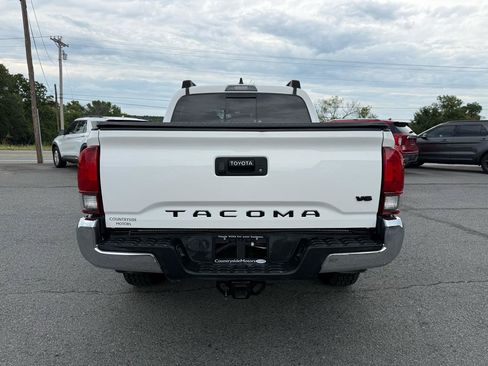 Used 2020 Toyota Tacoma SR5 RWD image 5