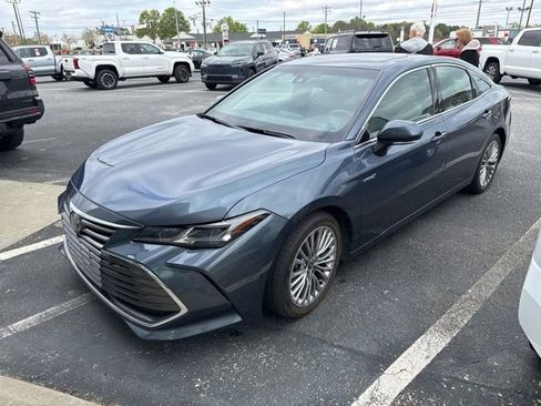 Used 2021 Toyota Avalon Limited w/ Advanced Safety Package image 2