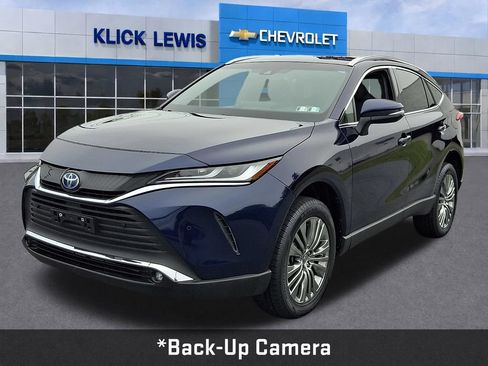 Used 2023 Toyota Venza XLE AWD/4WD image 3