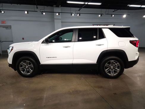 Used 2025 GMC Terrain Elevation image 4