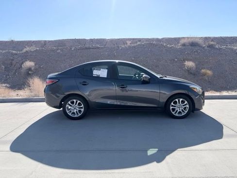 Used 2018 Toyota Yaris iA FWD image 4