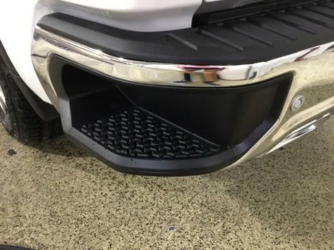 New 2025 GMC Sierra 1500 SLT w/ SLT Premium Package image 18