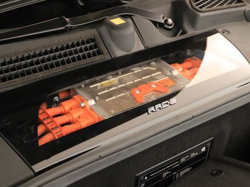 Used 2021 Ferrari SF90 Stradale image 31