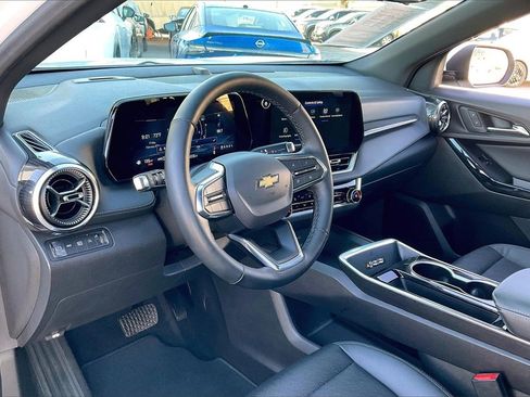 Used 2025 Chevrolet Equinox LT w/ Convenience Package II image 14