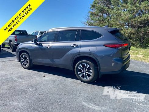 Used 2021 Toyota Highlander XLE AWD/4WD image 4